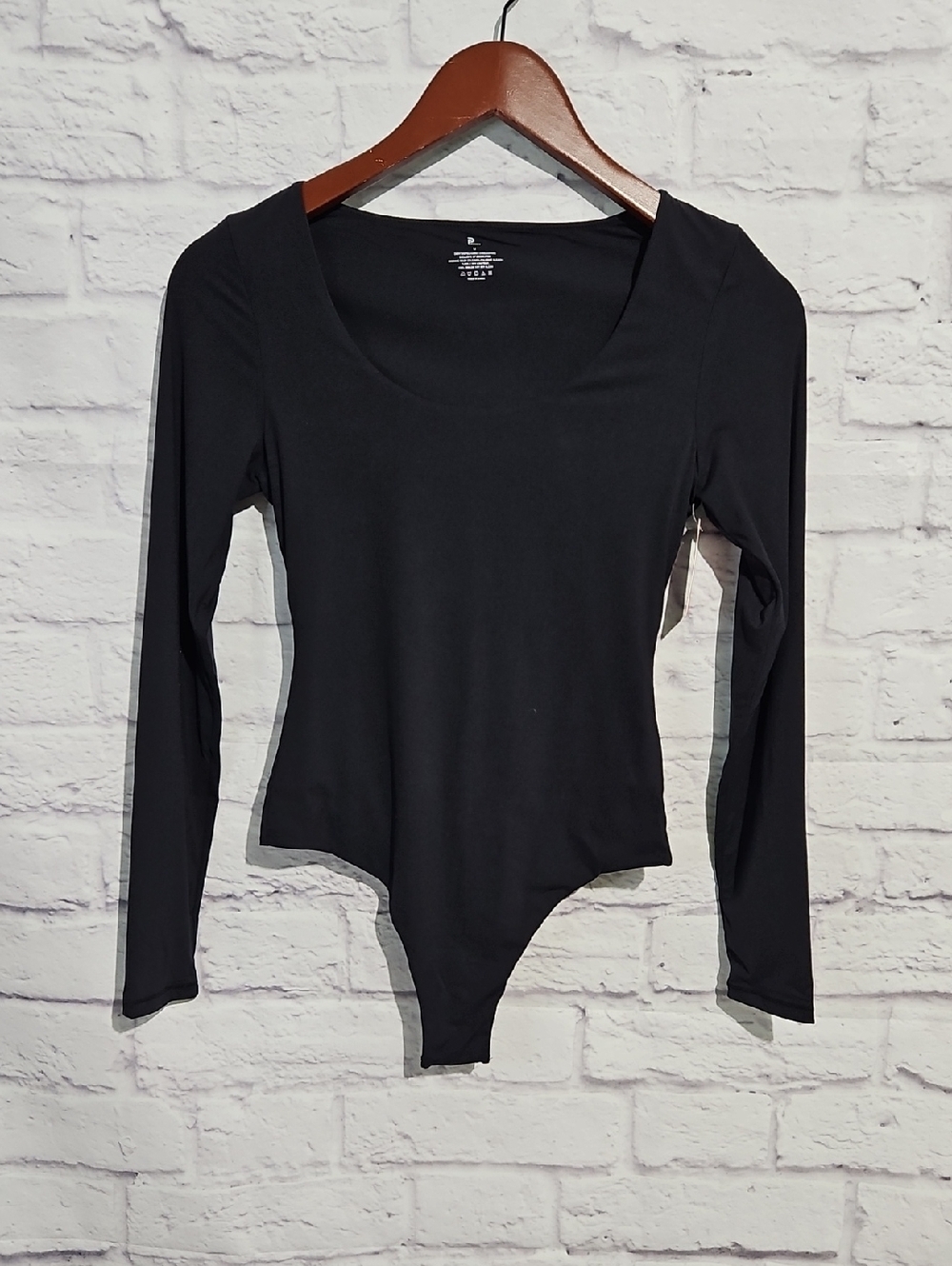 Long-Sleeve Scoop Neck Bodysuit in Black